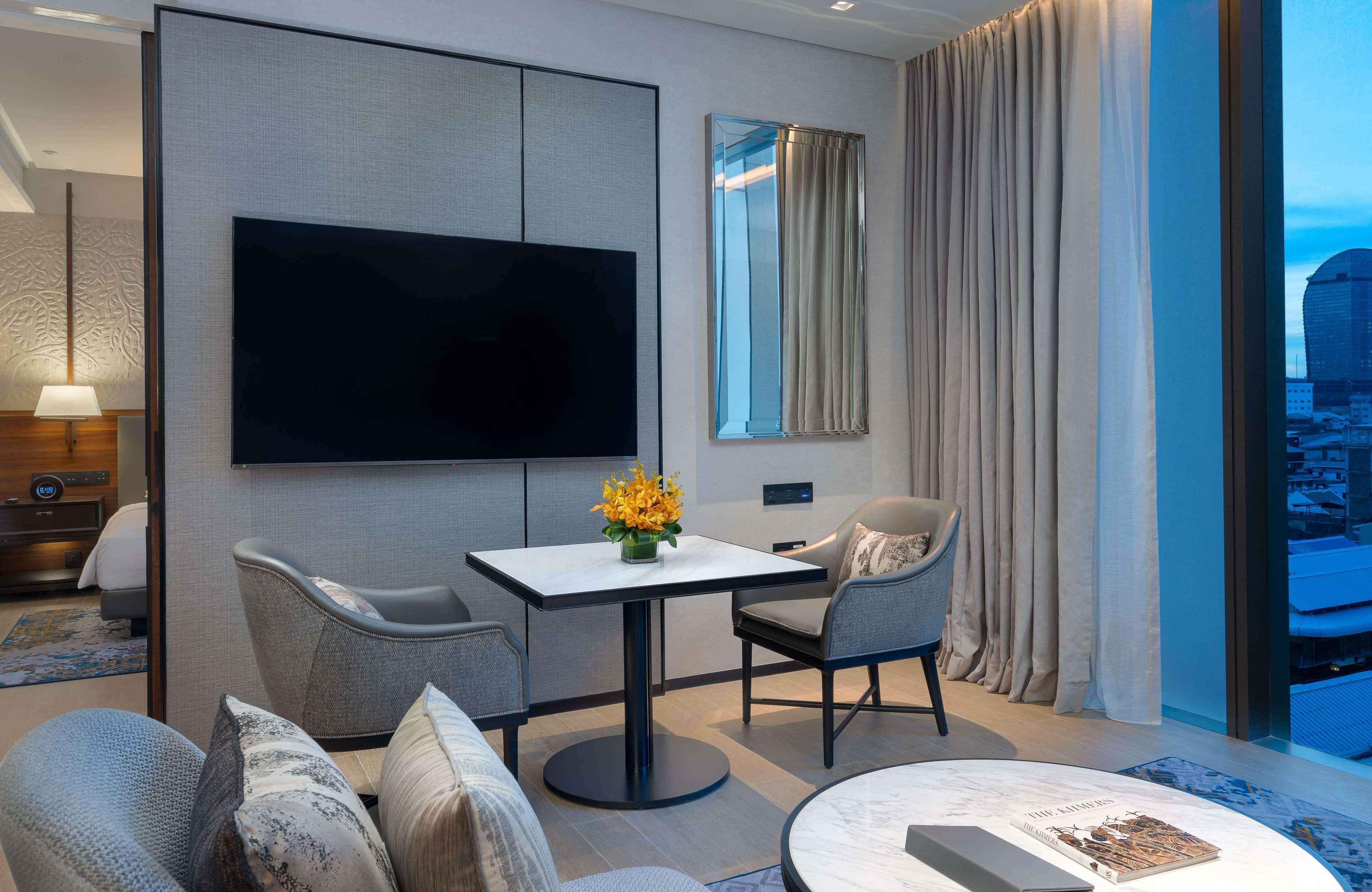 Hyatt Regency Phnom Penh Hotel Eksteriør billede